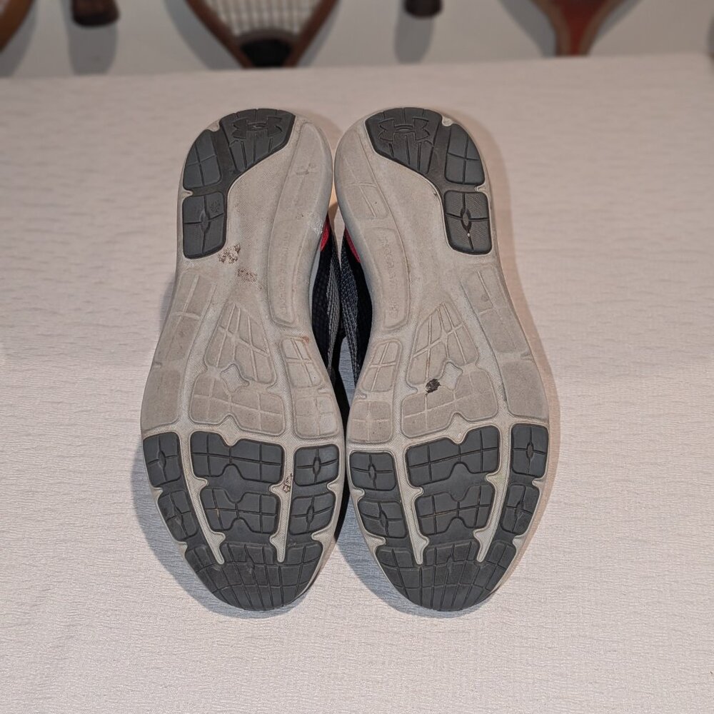 Under Armour UA Surge 3 Athletic Shoes - Picture 11 of 11